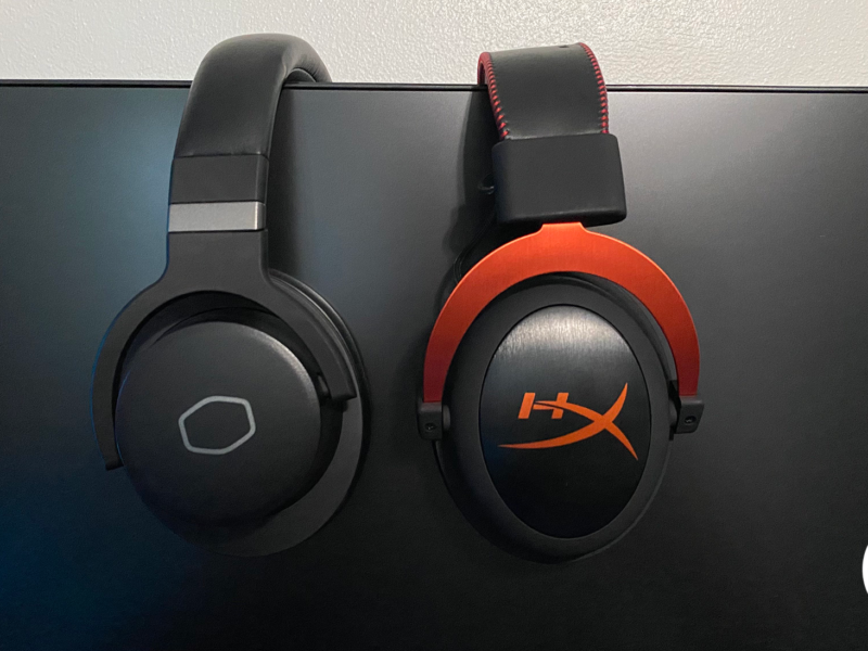 MH752 and Cloud II headsets